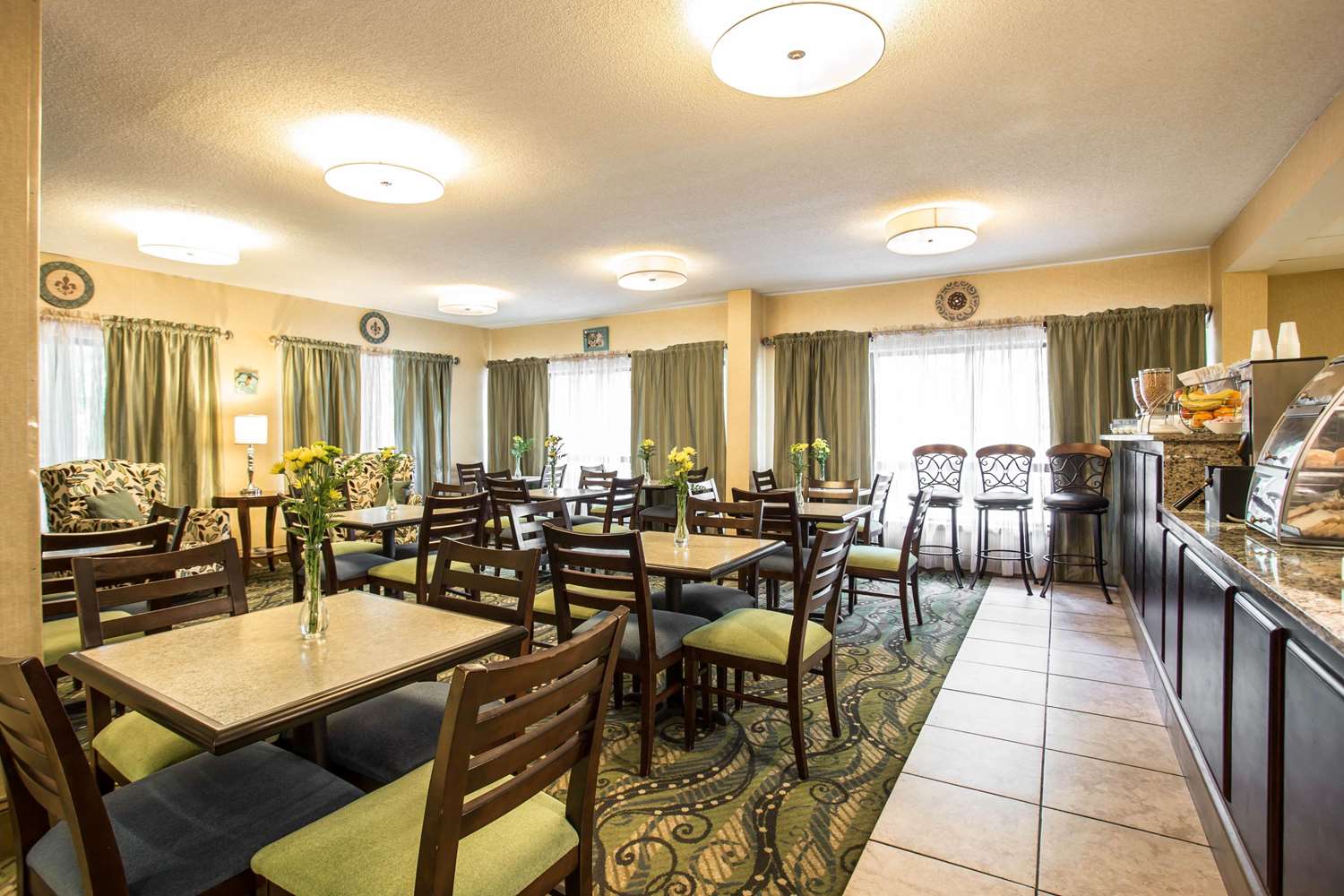 restaurant cafeteria