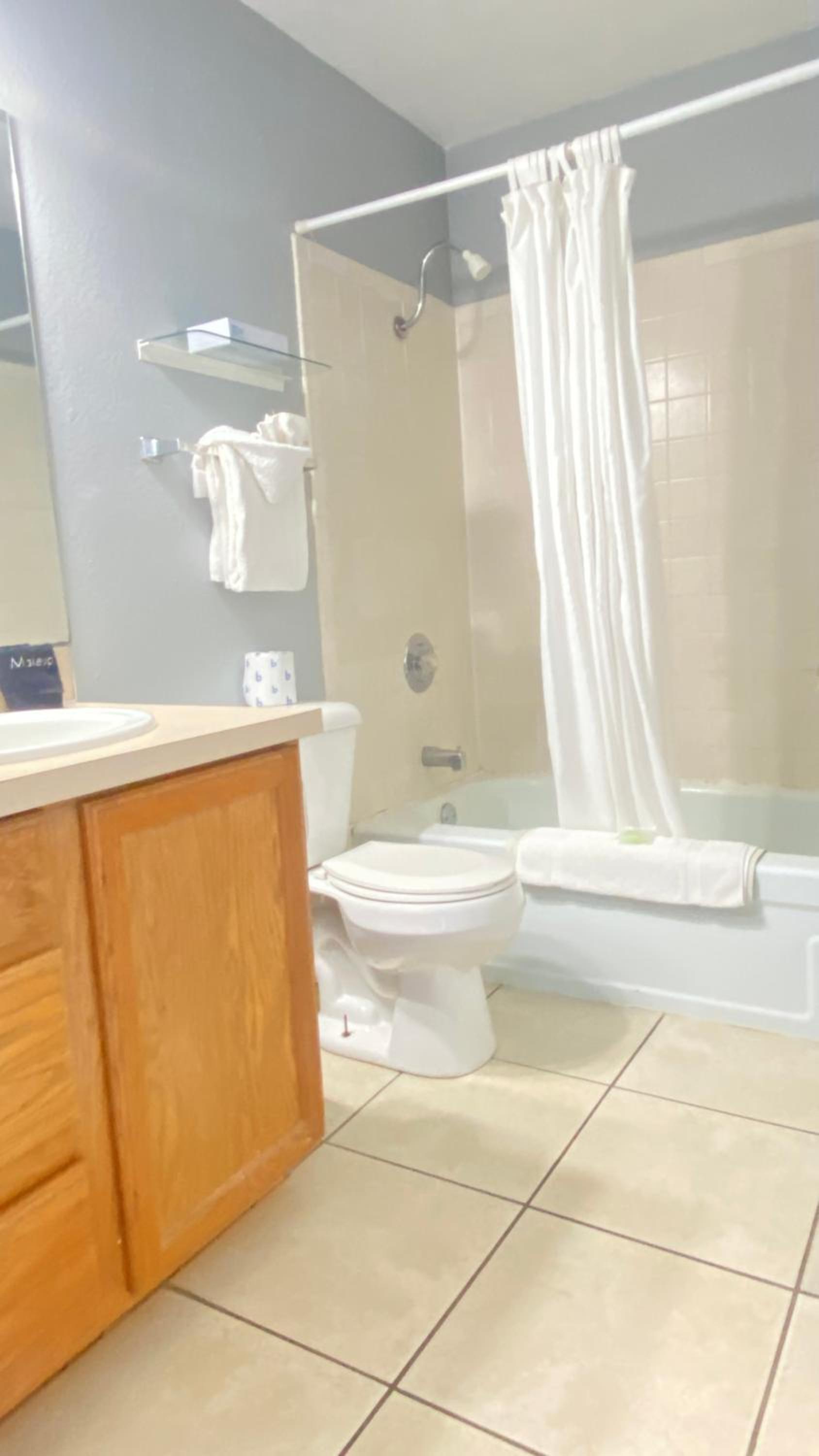 استوديو بسرير كينج، Ocean Shores Inn Suites 7/7