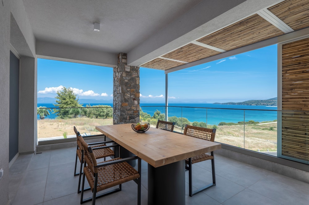 Villa D oro Luxury Villas & Suites 65/80