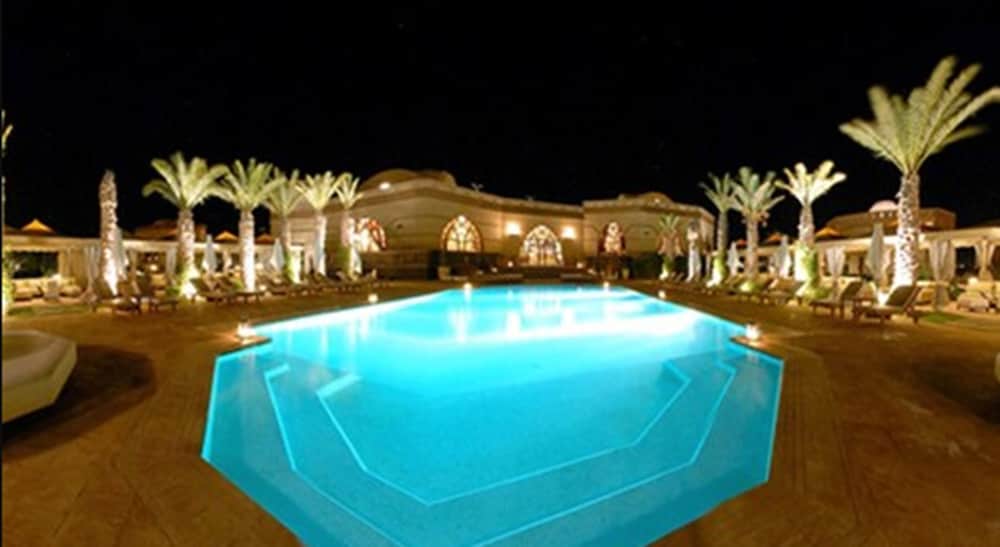Rose Garden Spa 10/19