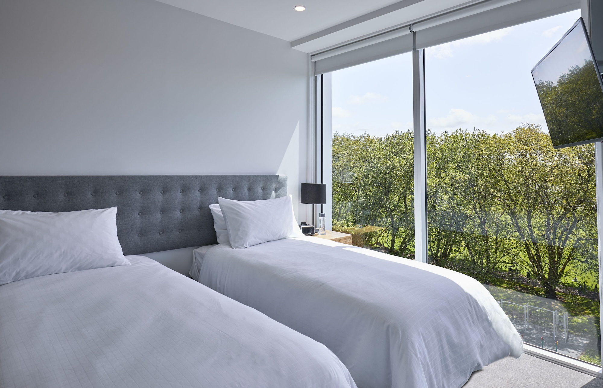 3 Bedrooms, Swiss Super, Suite, 1 King and 2 Queen Beds