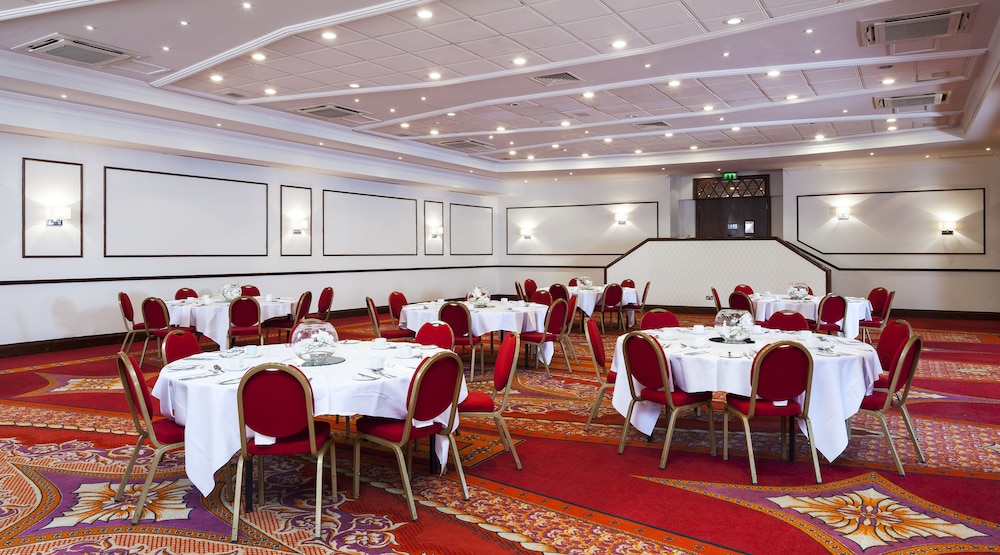Radisson Hotel York 68/76