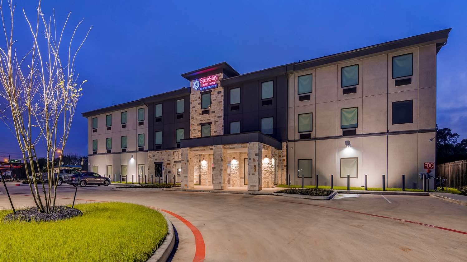 Surestay Plus Hotel By Best Western Humble 33/33