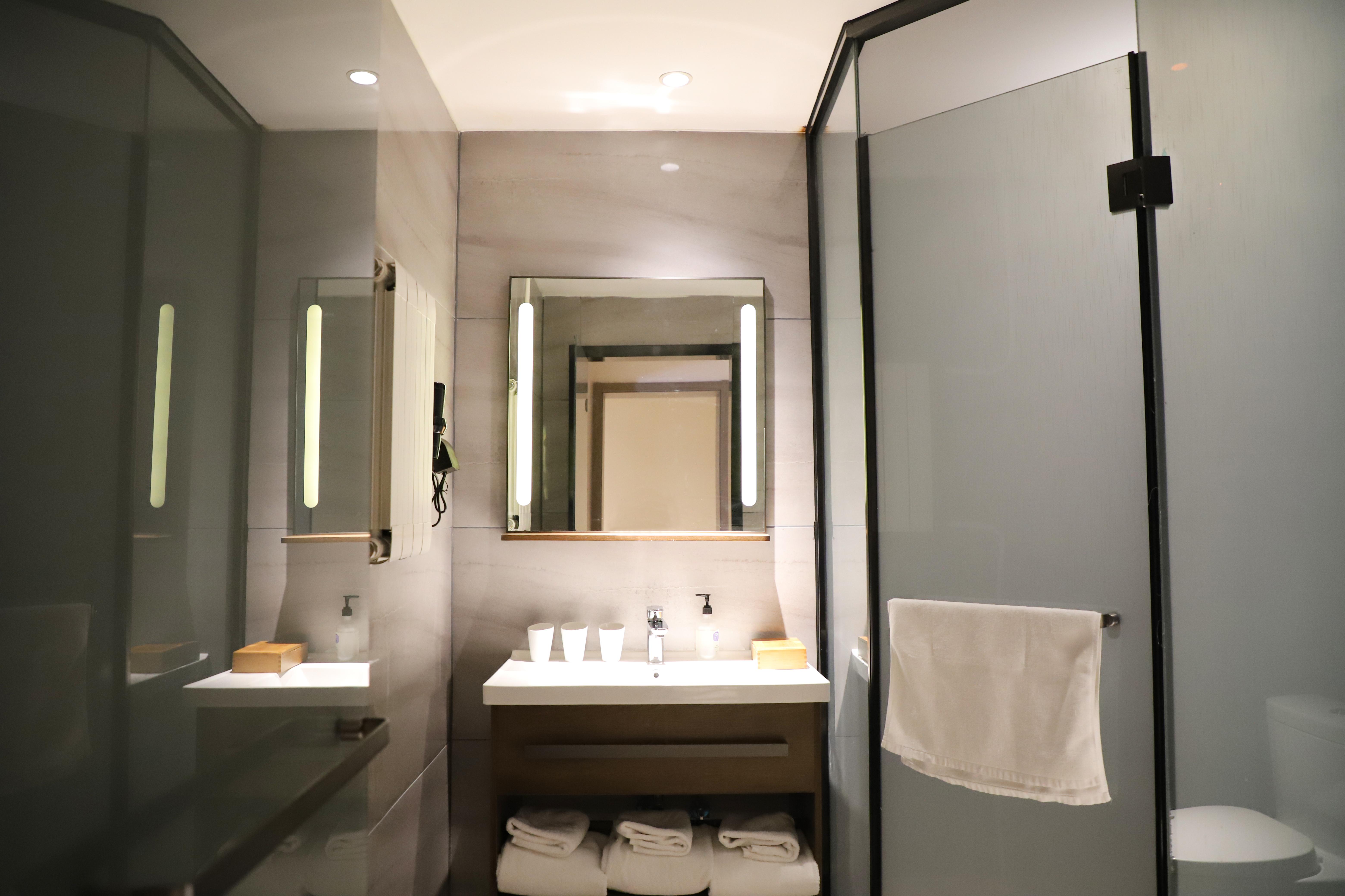 Lavande Hotel (Tianjin Wuqing High-speed Railway Station Daguangming Center) 42/43