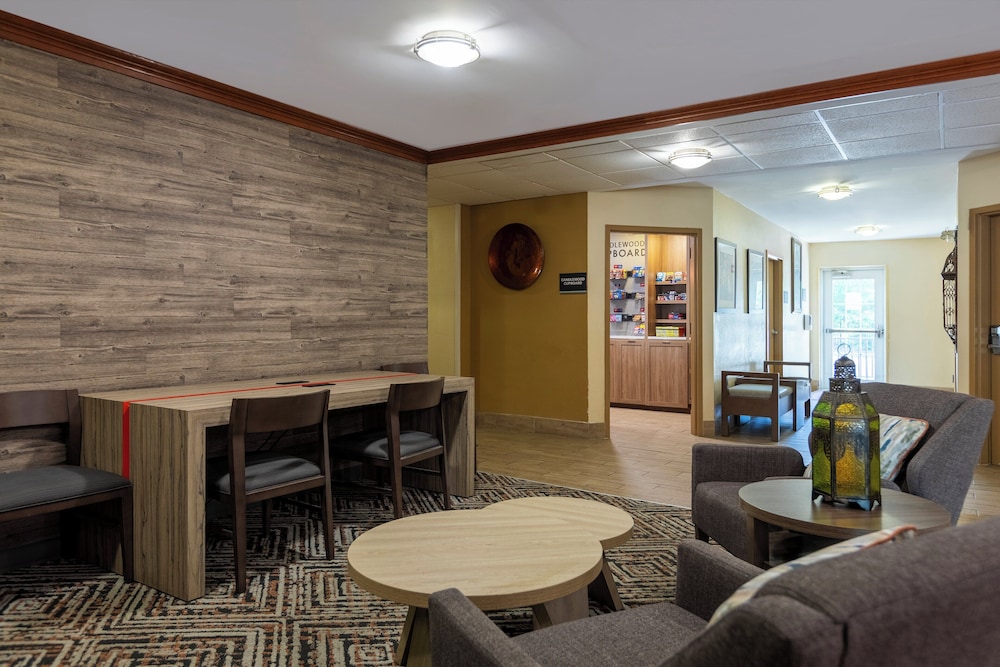Candlewood Suites Colonial Heights Fort Lee 24/43