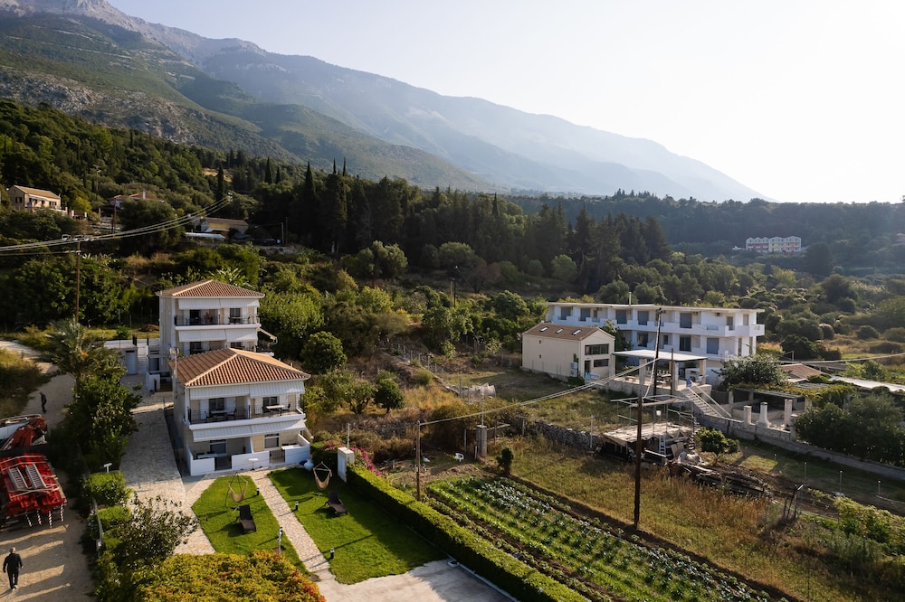 Thomatos Apartments Lourdas Beach 41/50