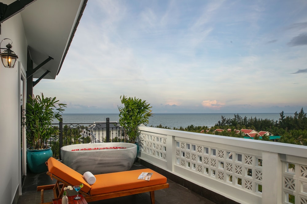 Bliss Hoi An Beach Resort and Wellness in Thang Binh