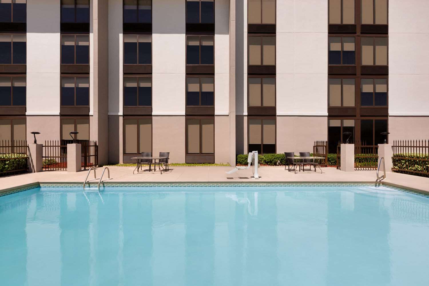 La Quinta Inn & Suites by Wyndham Dothan 49/71