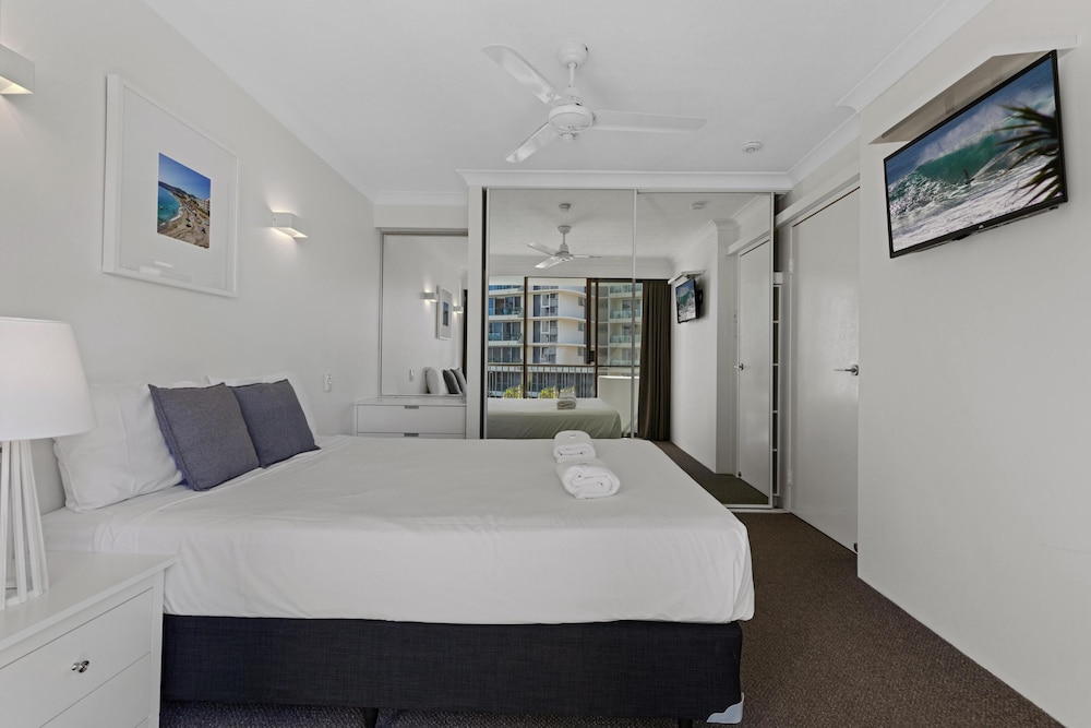 Pacific Resort Broadbeach 37/77