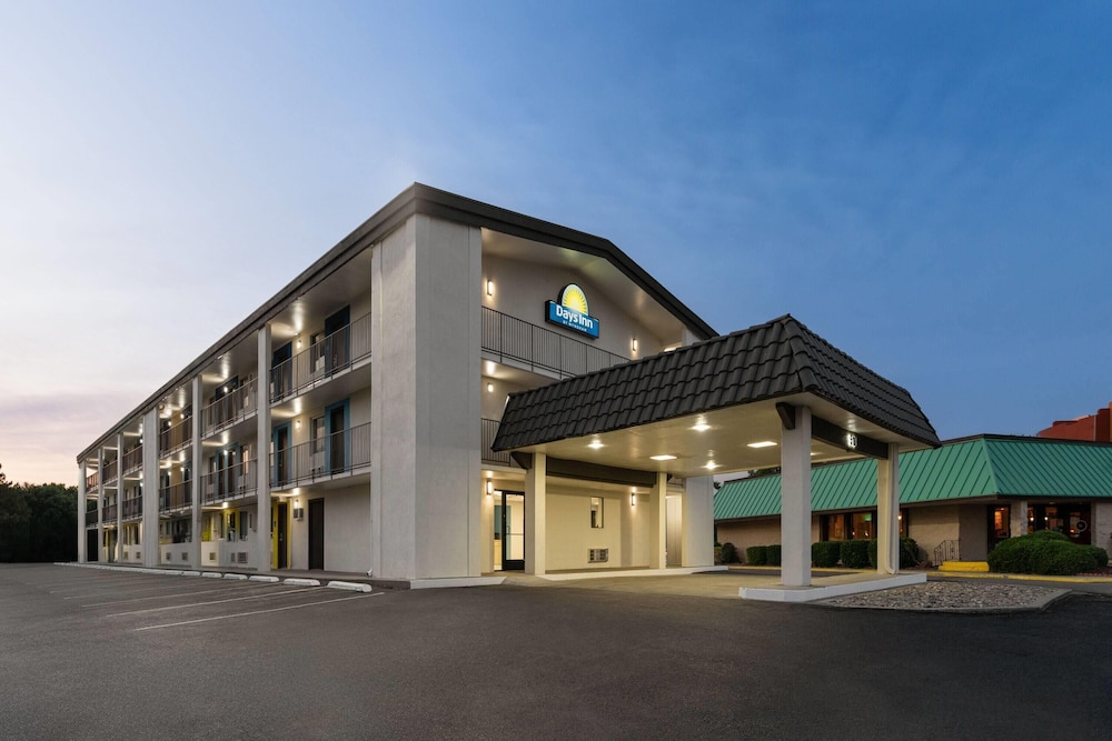 Days Inn by Wyndham Farmington NM 1/59
