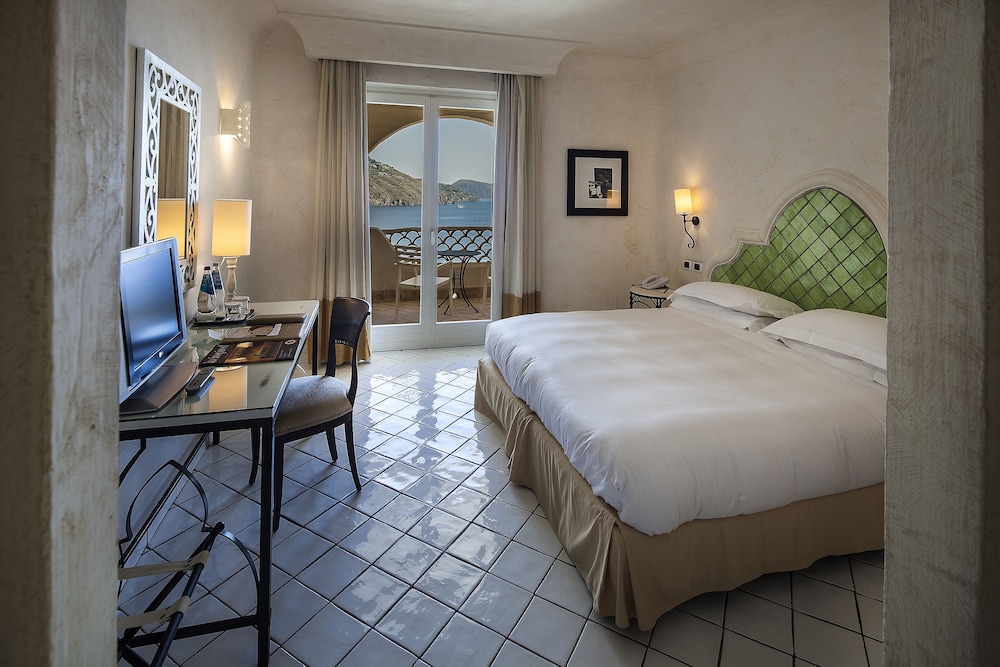 Therasia Resort Sea And Spa 28/100