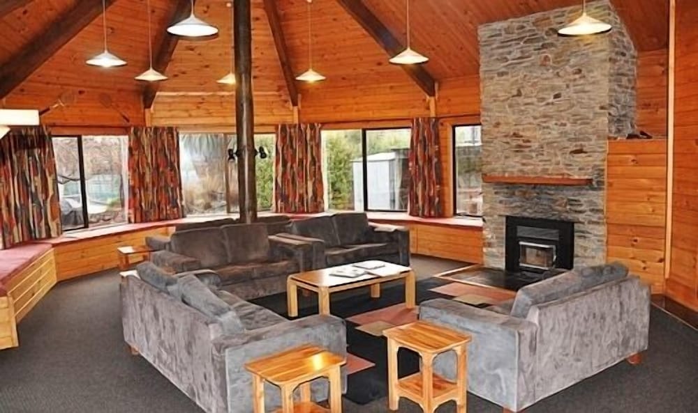 Altamont Lodge 27/41