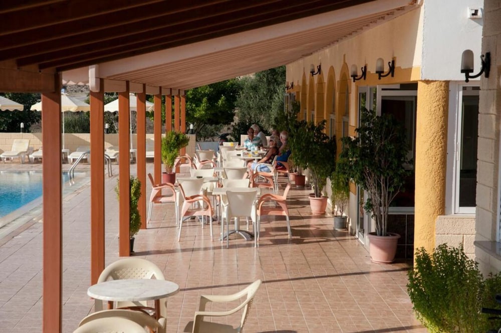 Hotel Eleni 25/40