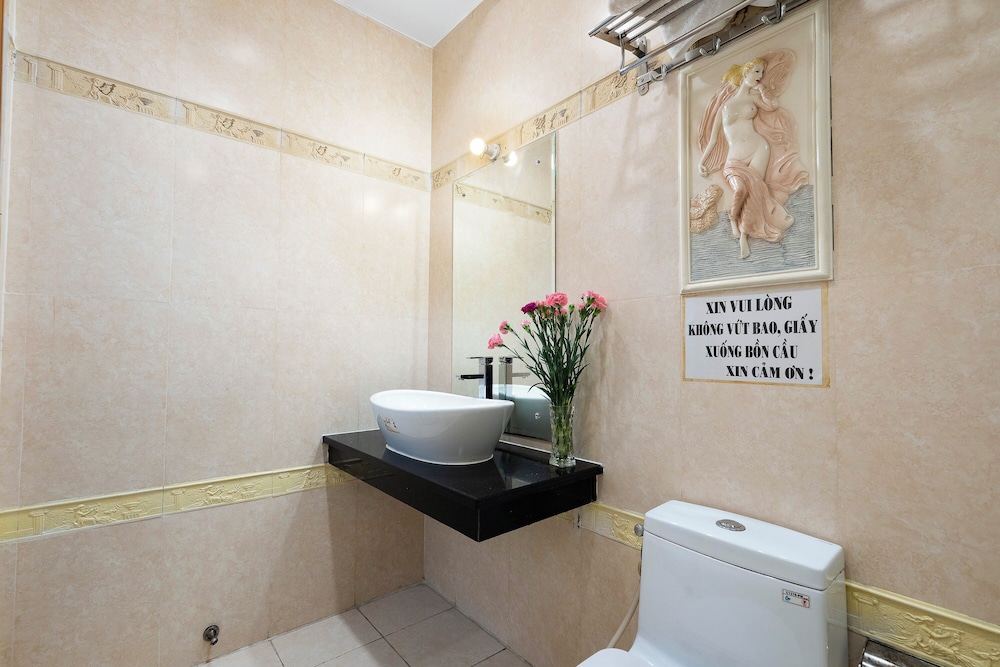Lucky Star Hotel 266 De Tham 37/38