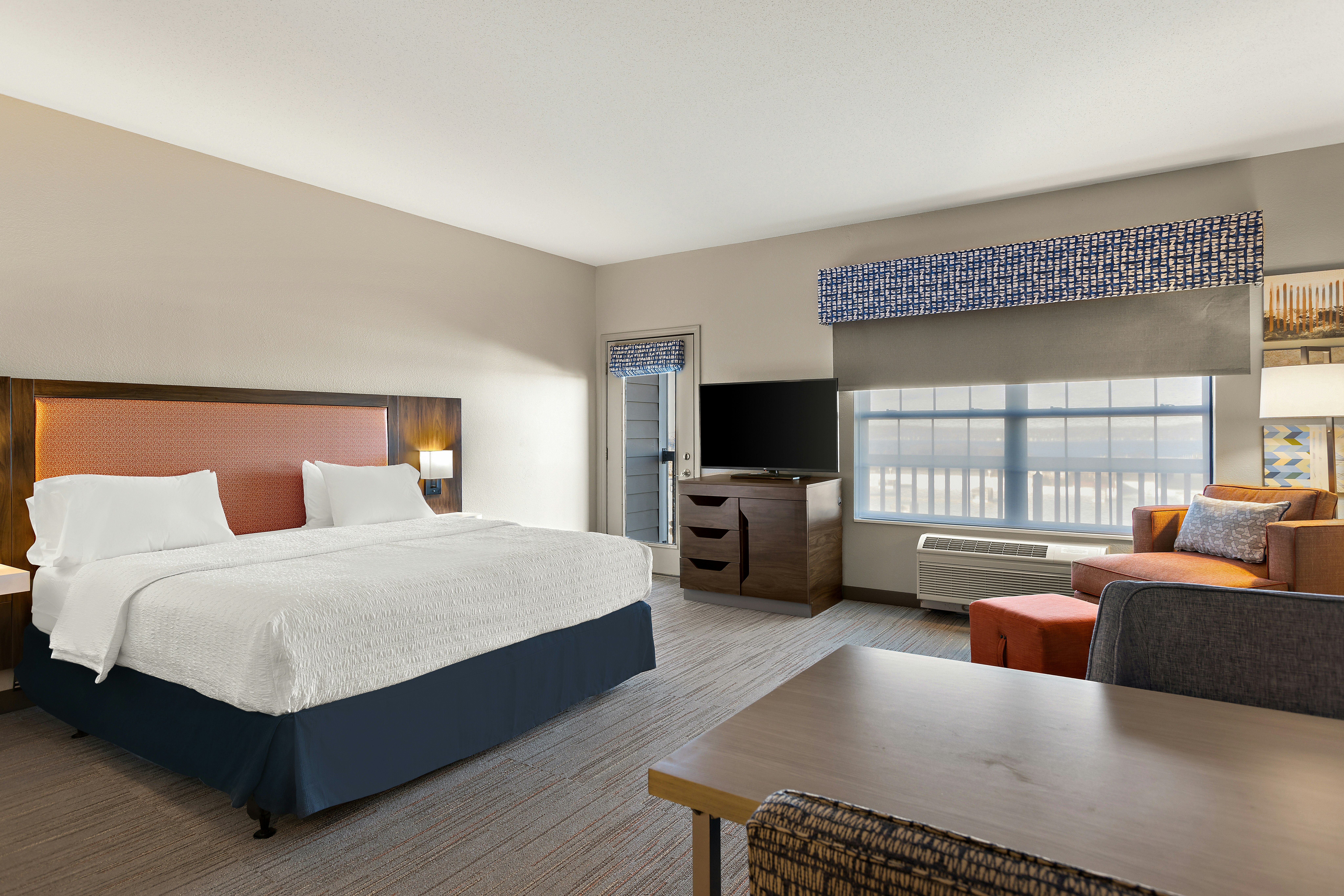 Hampton Inn & Suites by Hilton Petoskey 24/75