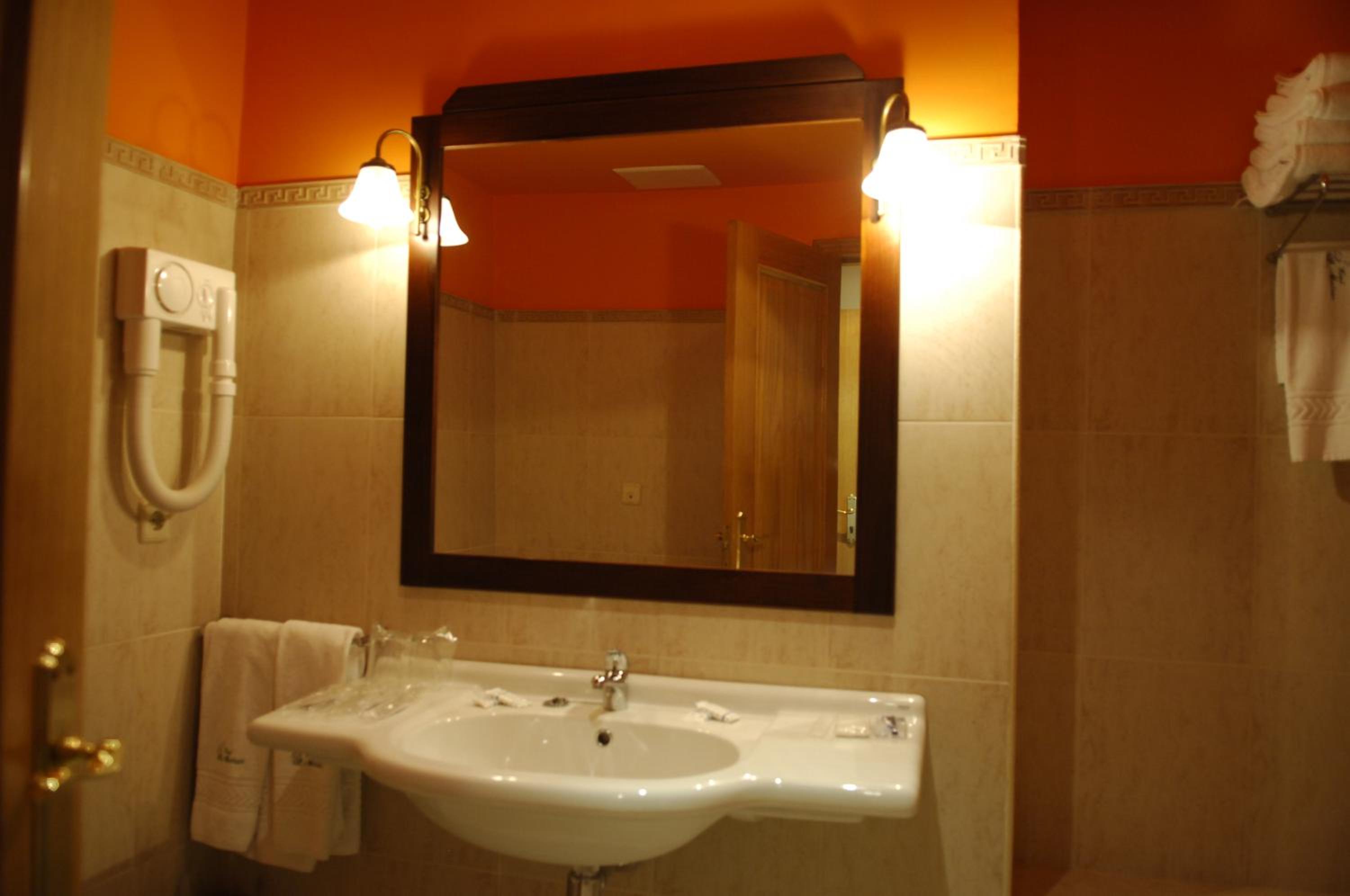 Room, Twin Beds