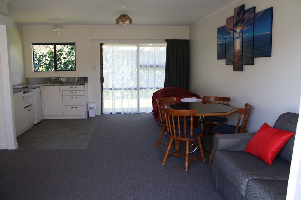 Oxford Court Motel 20/30