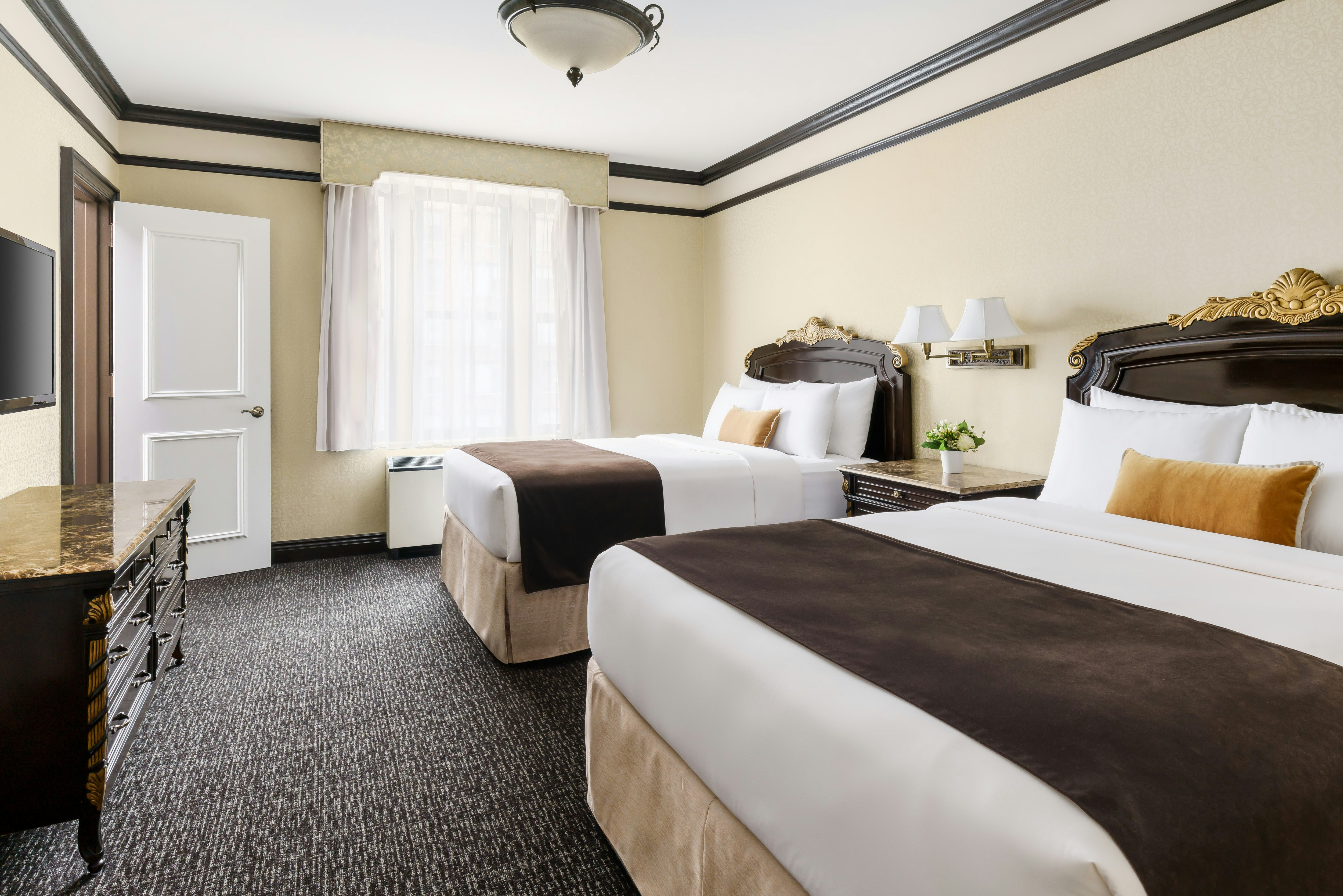 The Lucerne Hotel 18/53