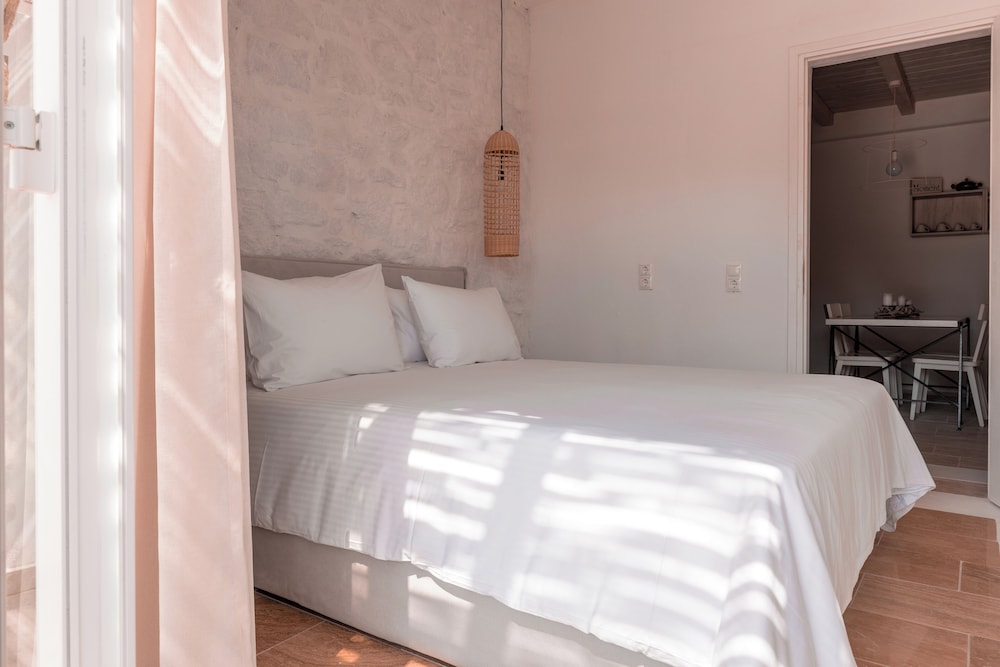 Suite, 2 Double Beds, Outdoor Jetted Tub, Sofa