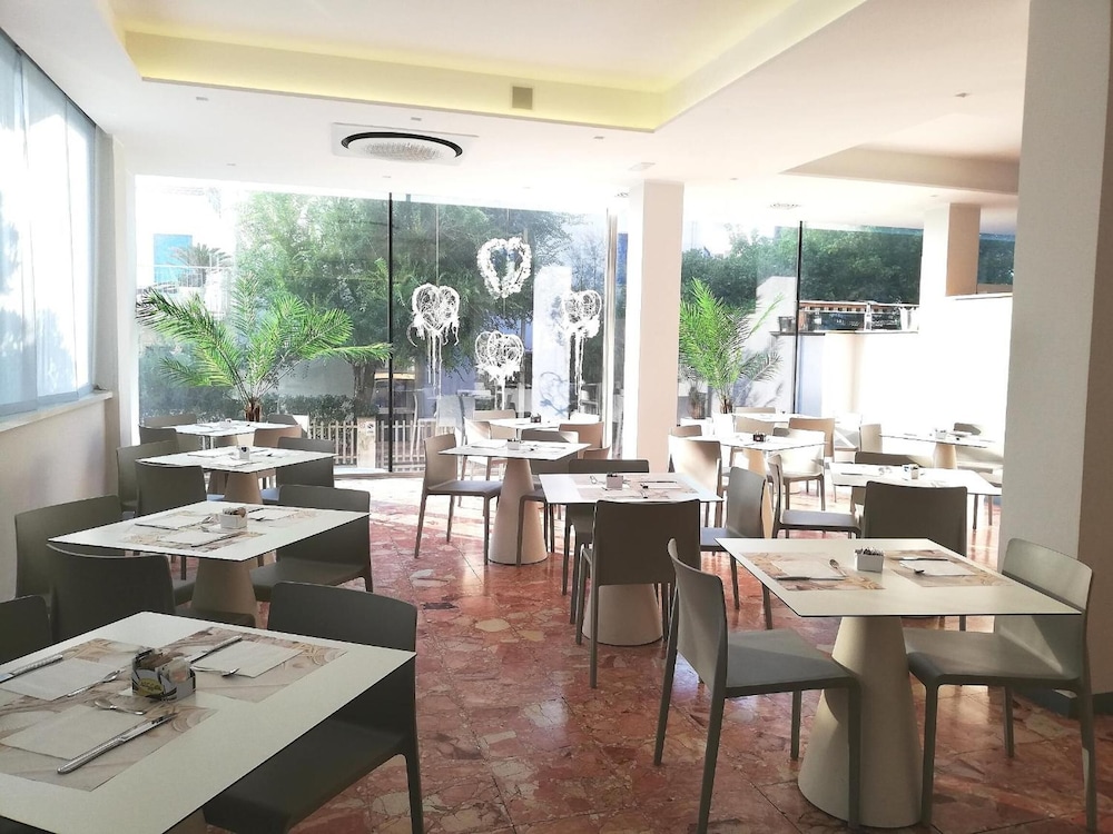 Hotel Ambasciata 28/36