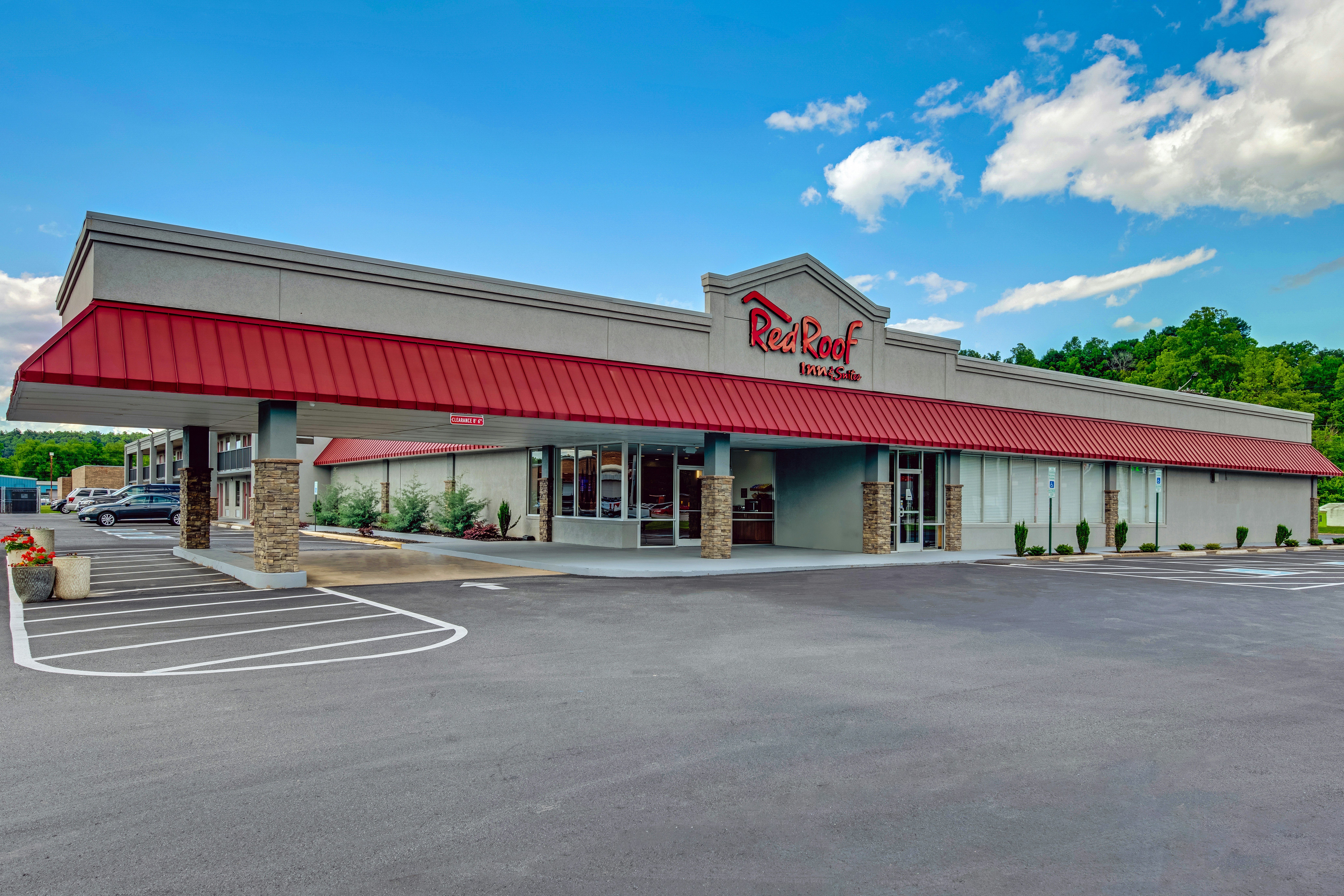 Red Roof Inn & Suites Wilkesboro 1/32