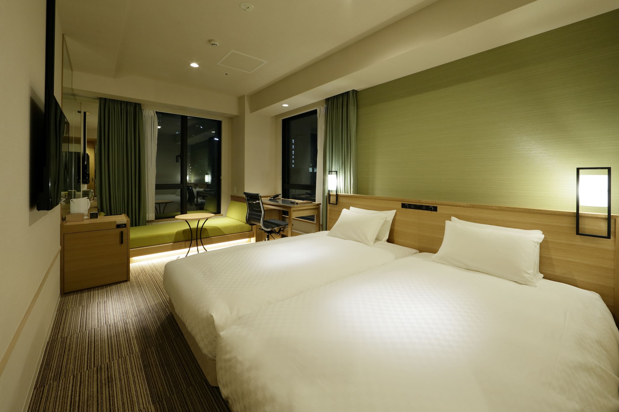 ROOM, TWIN BEDS