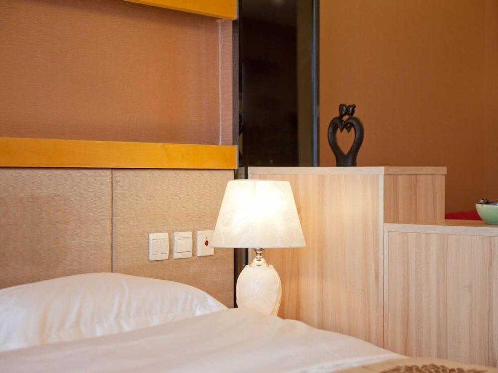 Sanlitun Xin Xiang Ya Yuan Apartment 31/49