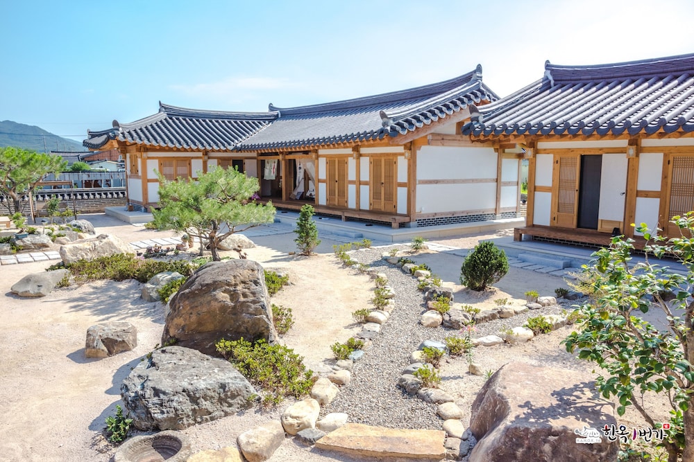 Hanok1st 25/48
