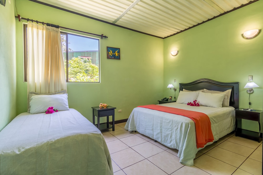 Kayak Lodge 6/40