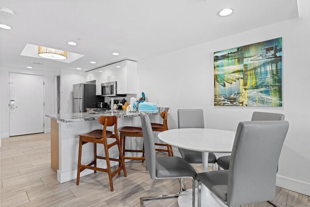 Provident Oceana Beachfront Suites 61/77