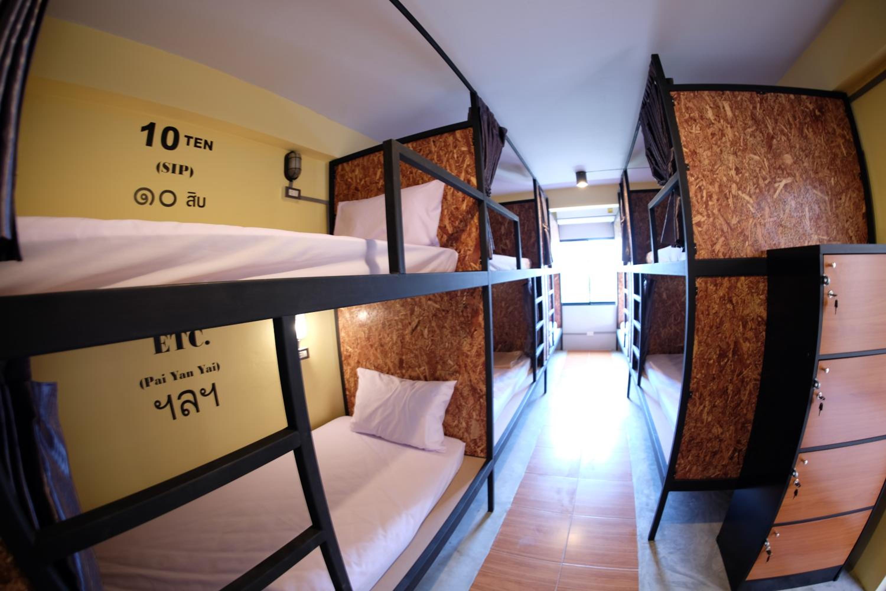 Private, 10 Bunk Beds, Shared Bathroom