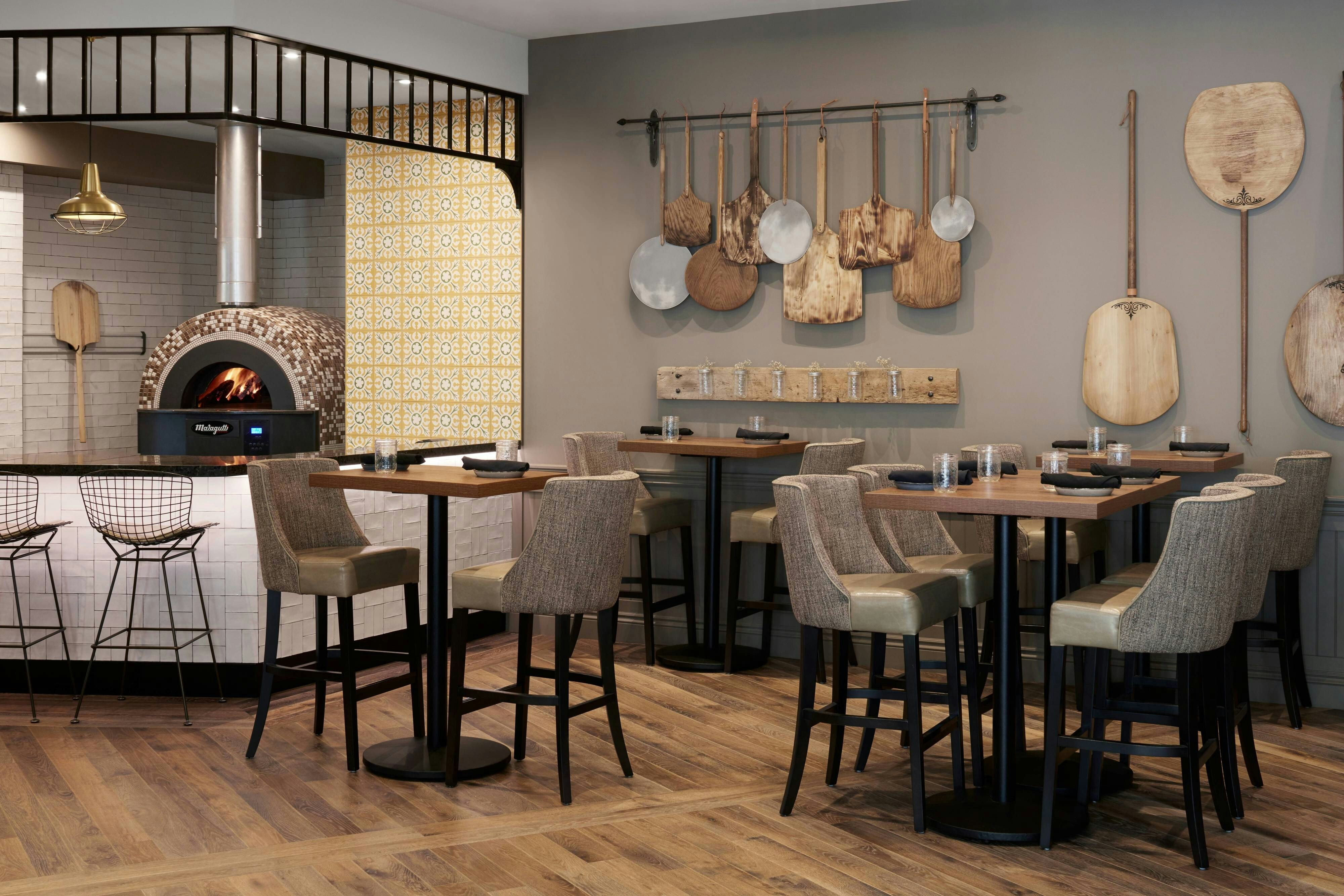 Delta Hotels by Marriott Guelph Conference Centre 25/39