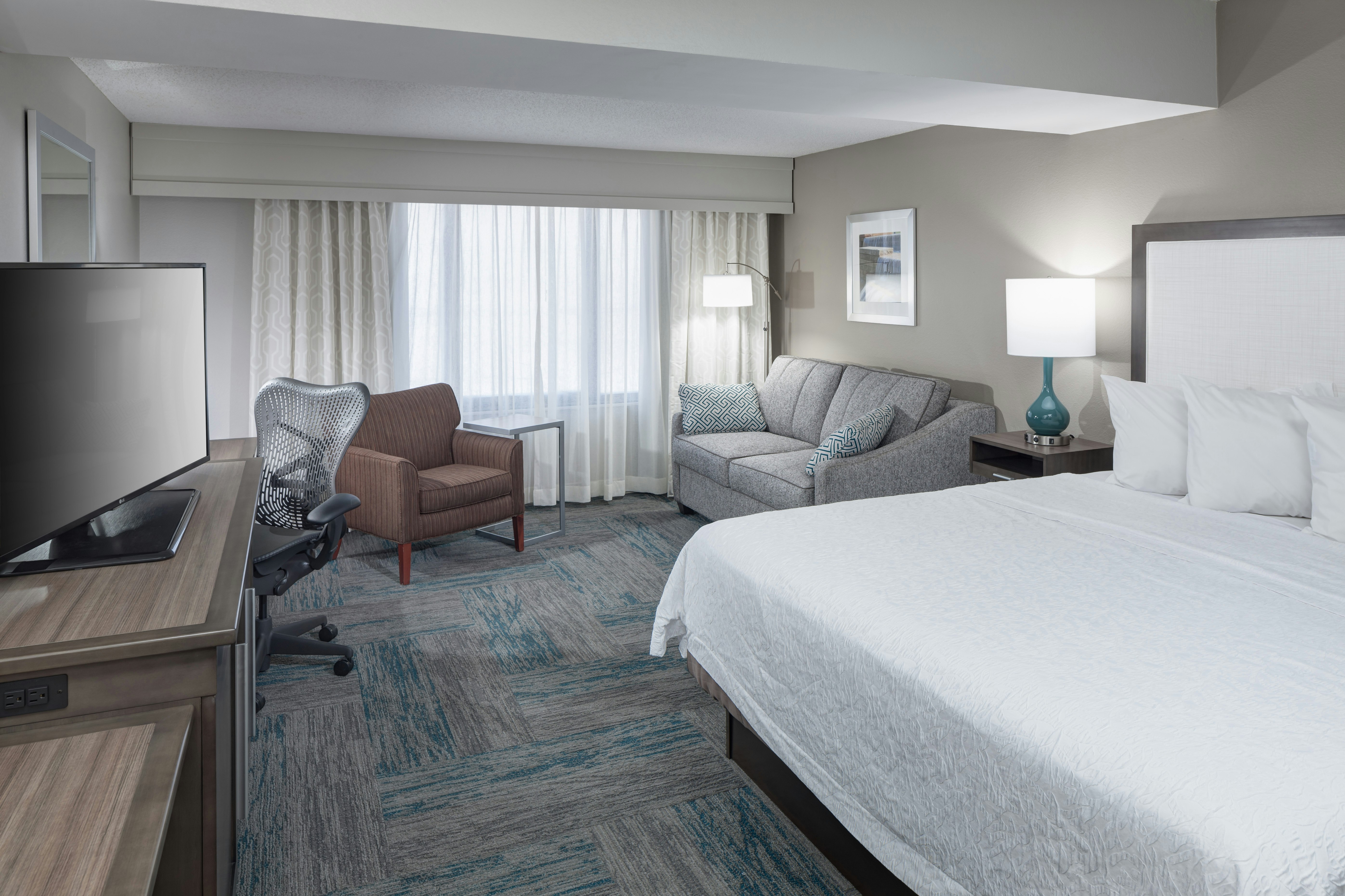 ROOM, KING BED, SOFA