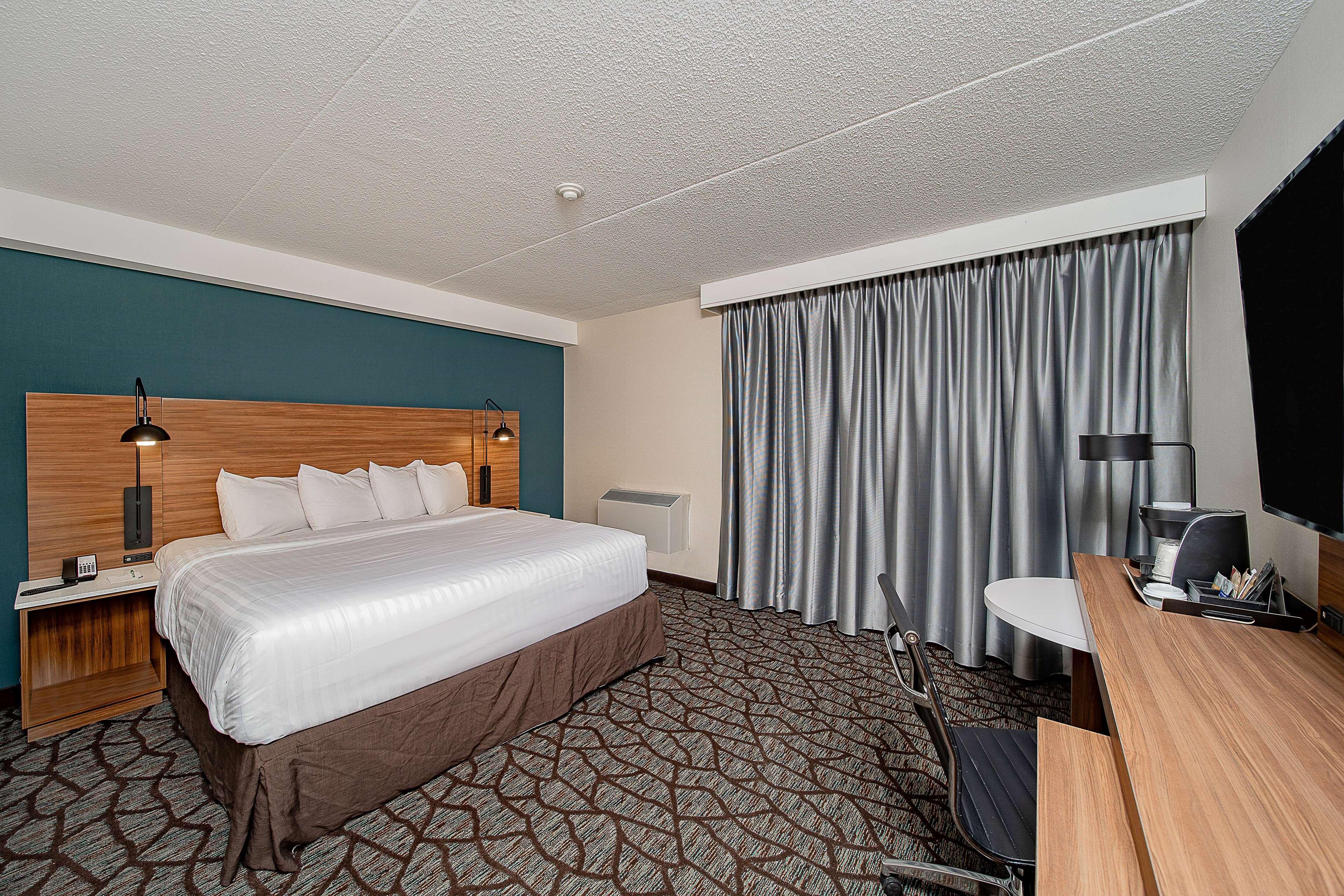 Tower, Standard, King Bed, No View