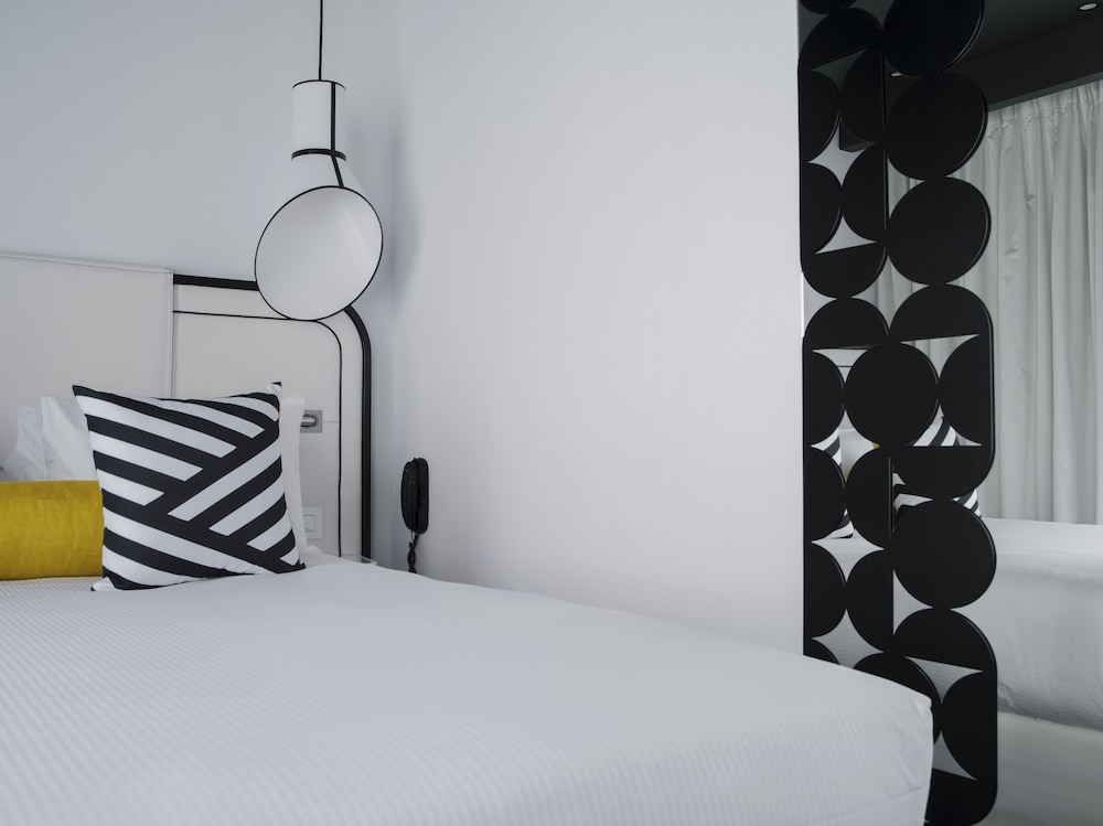 Hotel Ekta 16/40