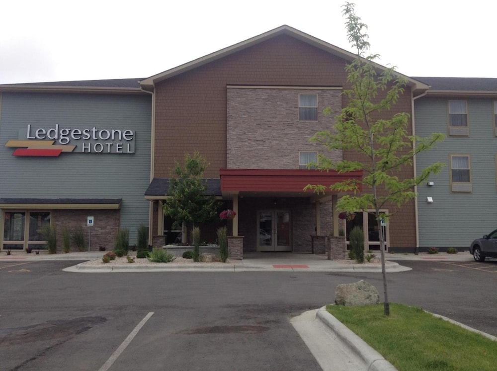 Ledgestone Hotel Billings 64/69