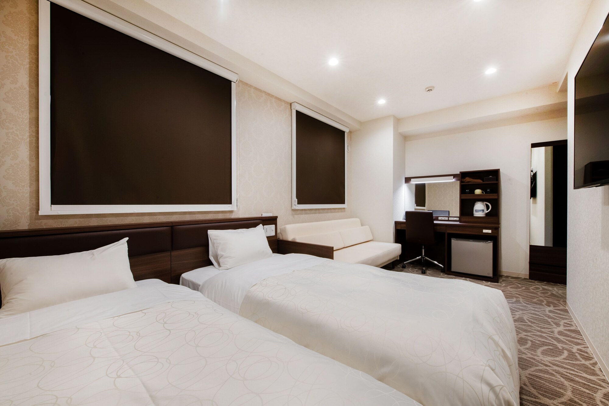 ROOM, TRIPLE