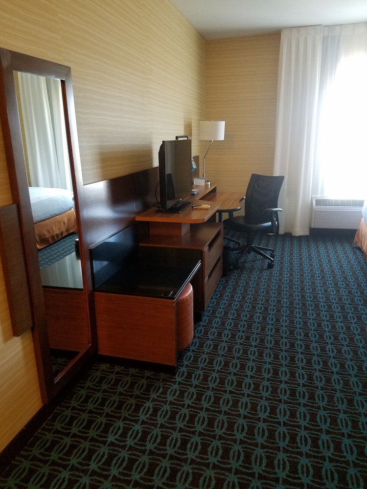 Fairfield Inn & Suites by Marriott Gallup 20/47