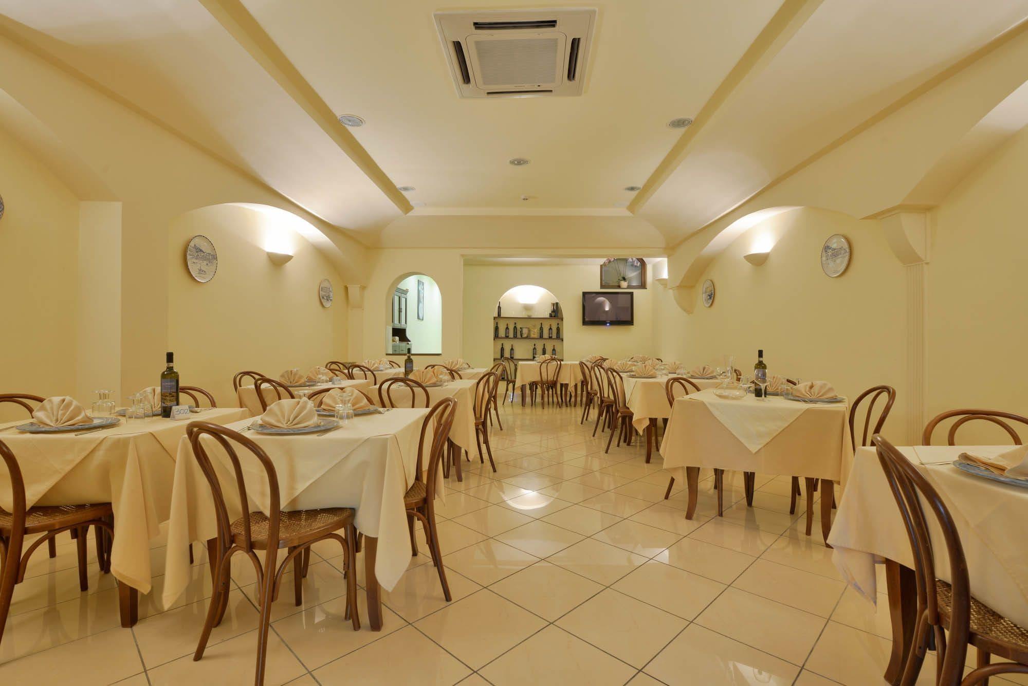 Hotel La Marina 17/18