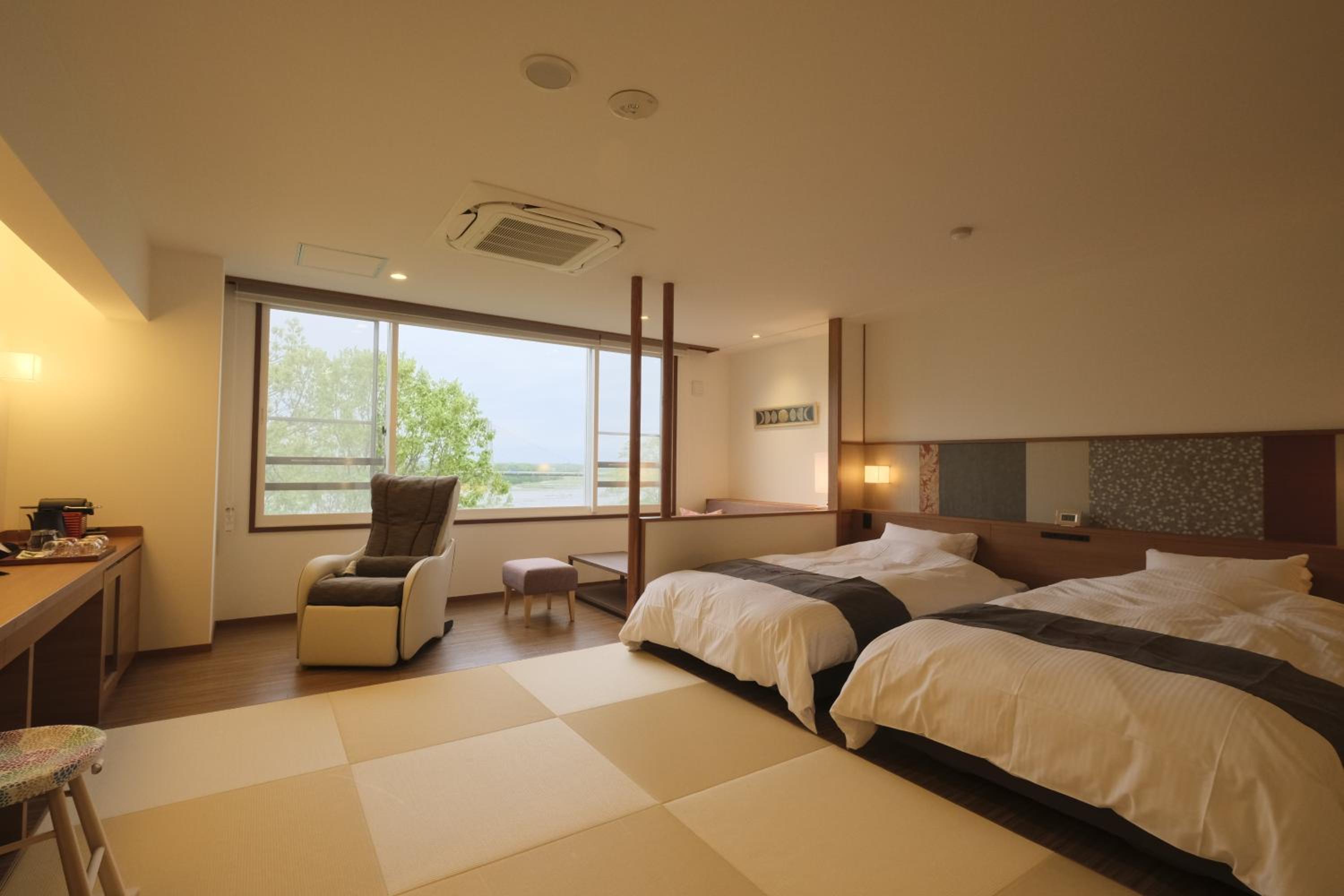 Suite, Mountain View, Sauna, Bathtub