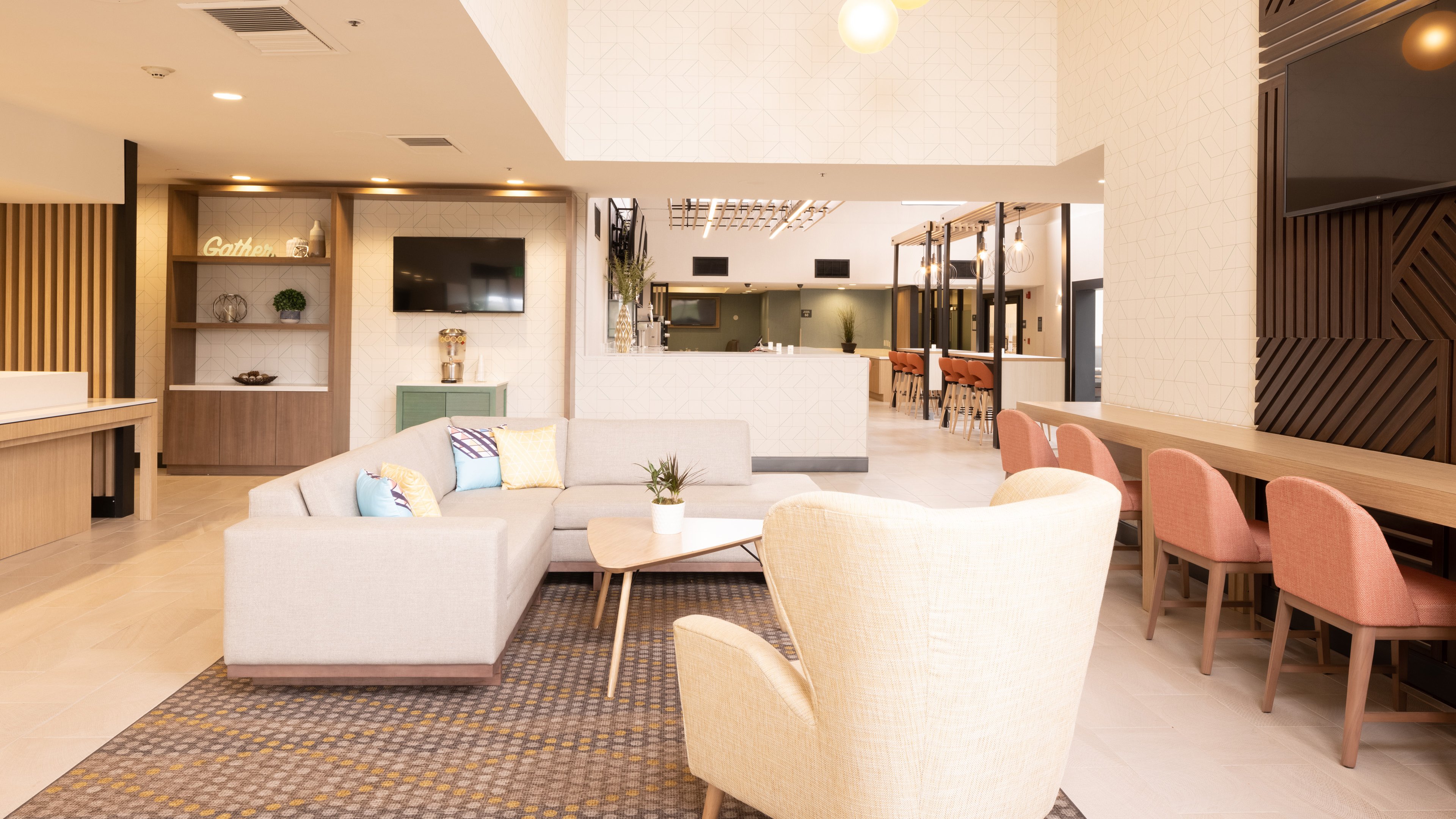 Holiday Inn Orange County Airport 26/57