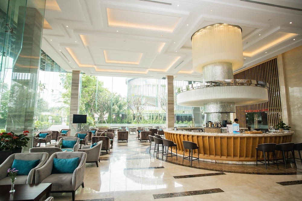 The Mira Central Park Hotel 61/71