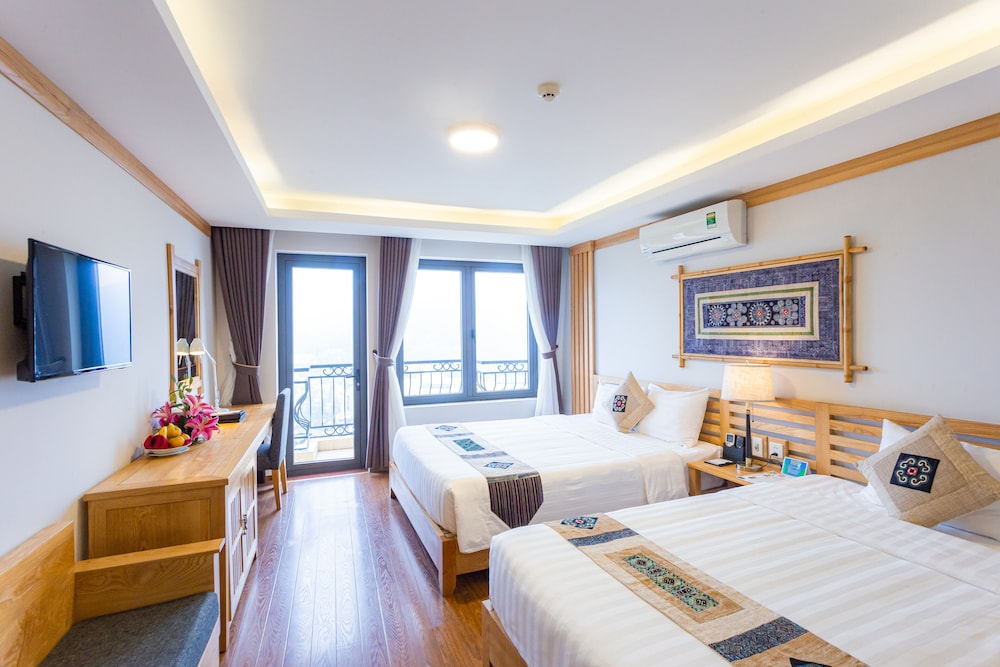 DELUXE, TWIN BEDS