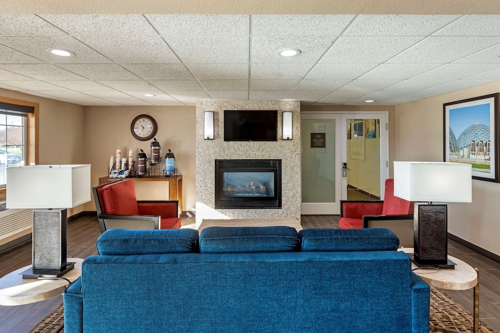 Comfort Inn Suites Jackson West Bend 27/38
