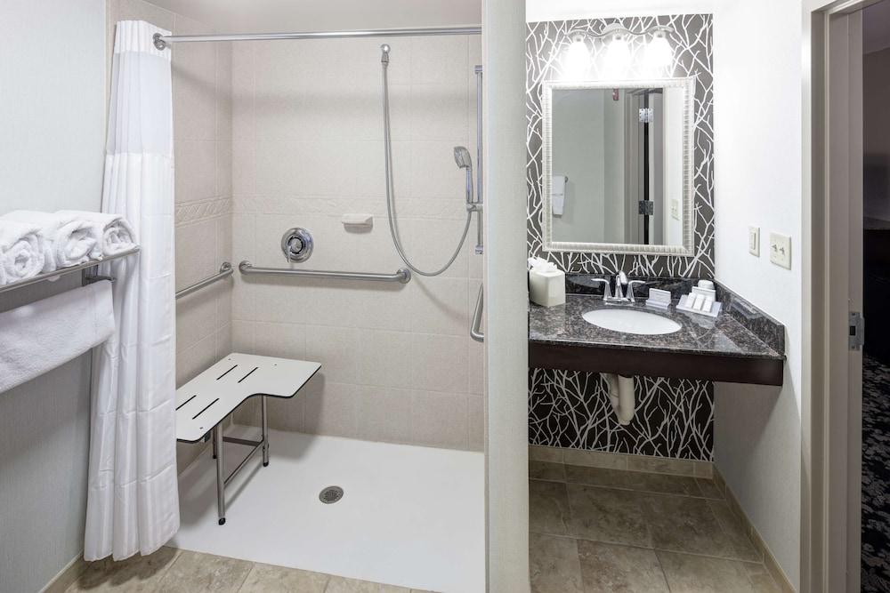 Hilton Garden Inn Cincinnati Mason 12/50