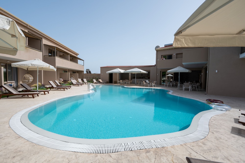 Scarabeo Hotel and Villas Parga 52/57