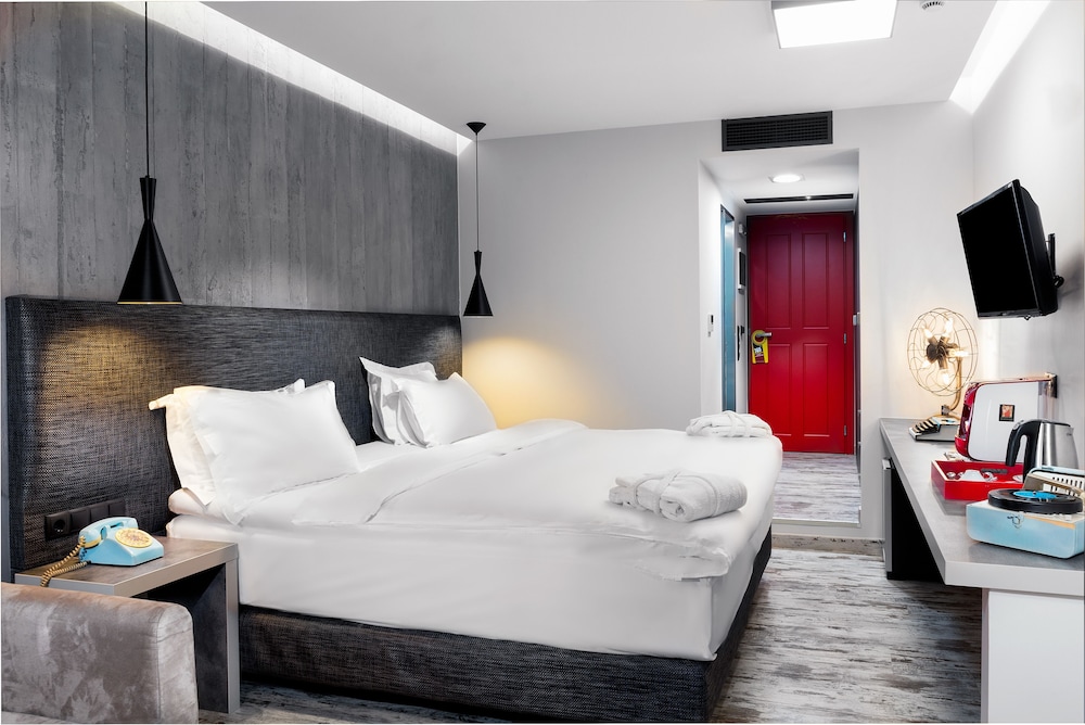 ROOM, TRIPLE
