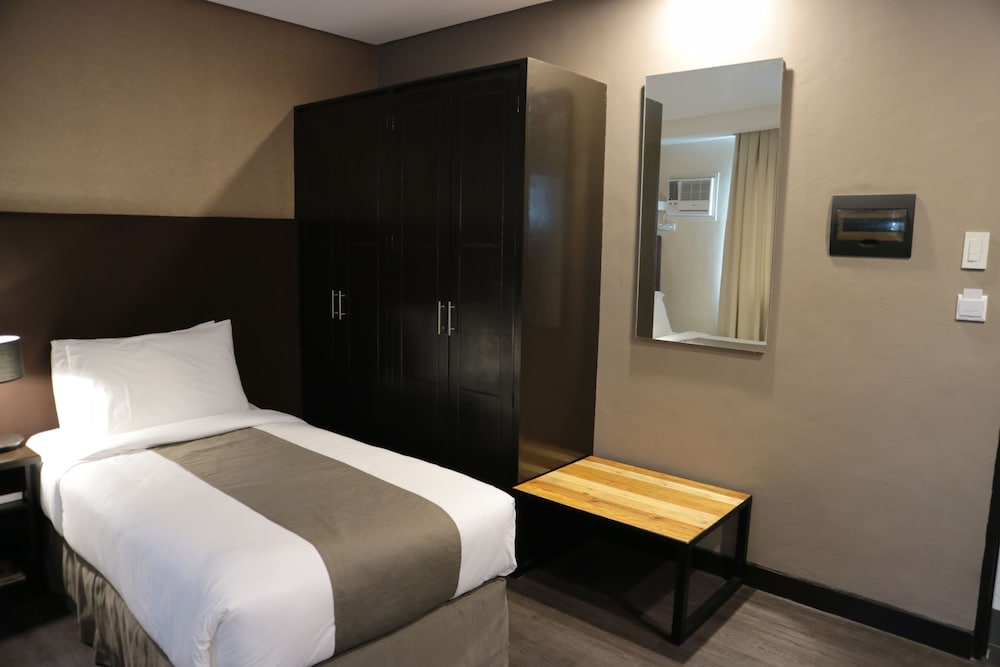 Gt Hotel Jaro 16/40
