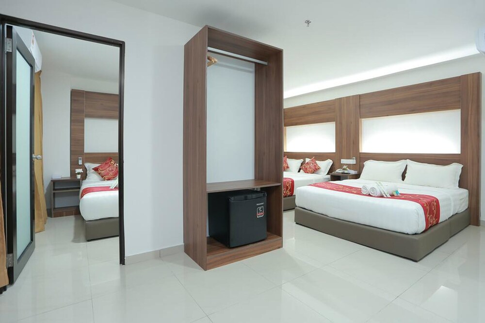 Bitz Bintang Hotel 11/18