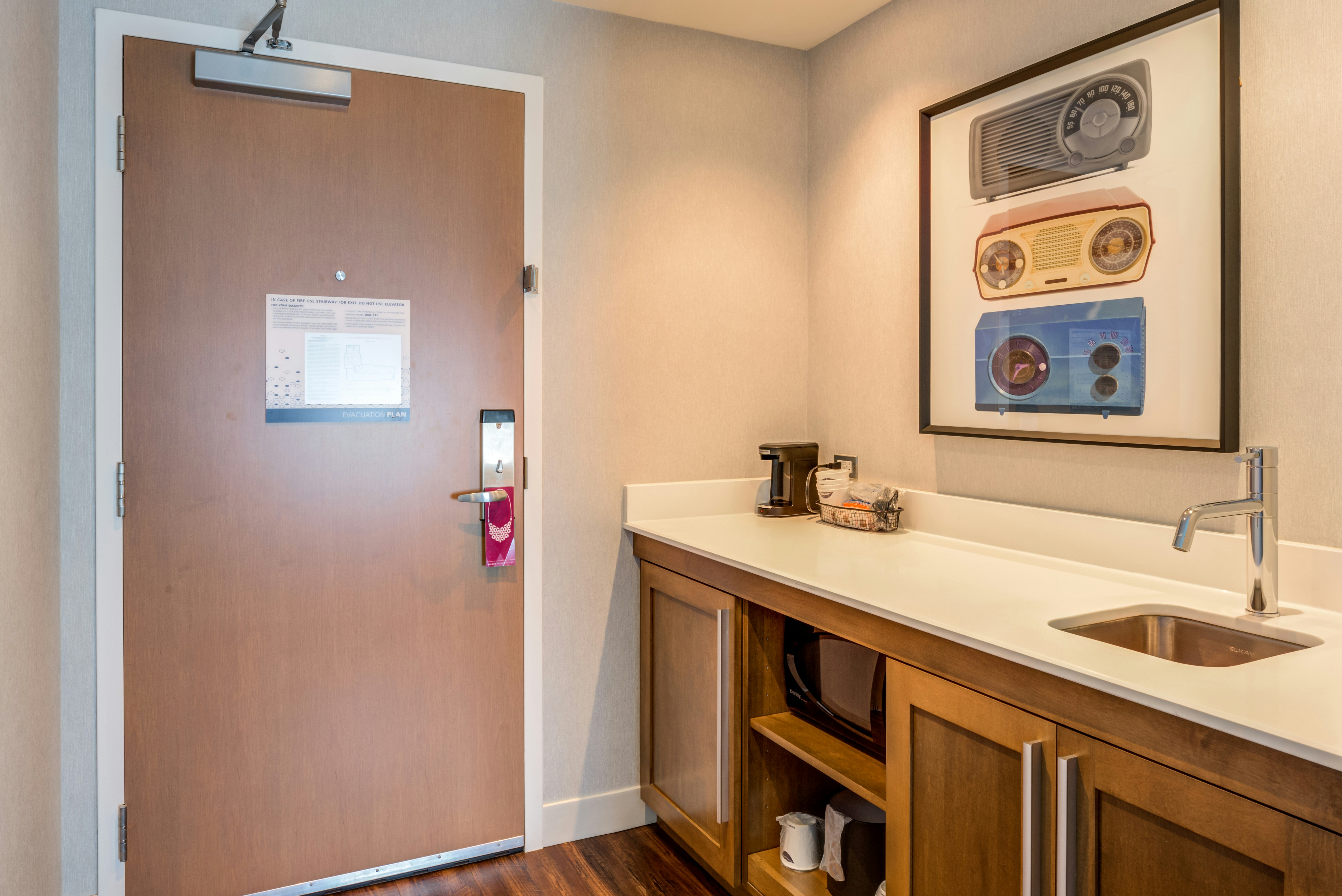 Hampton Inn & Suites Boston/Waltham 26/28